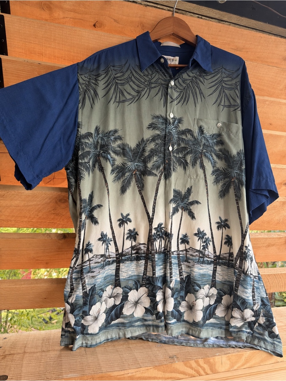 Campia Moda Men’s Relaxed Navy Blue Palm-Print Short Sleeve Button-Down Shirt